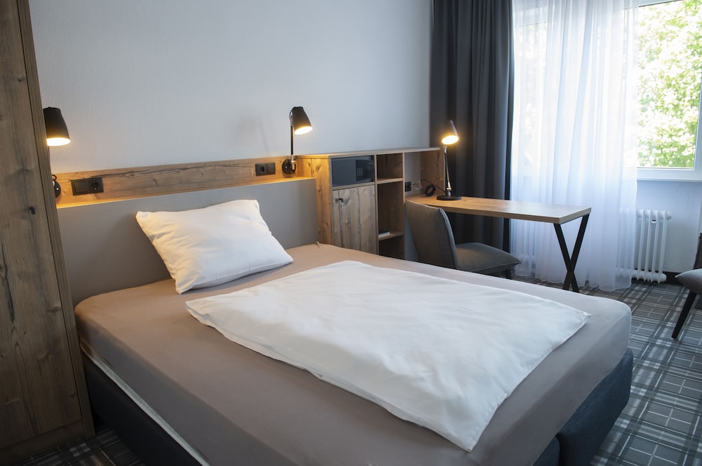Platzhirsch Hotel — Bonn — photo 3
