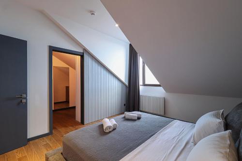 Stylish 3BR Duplex in Avlabari By Wehost