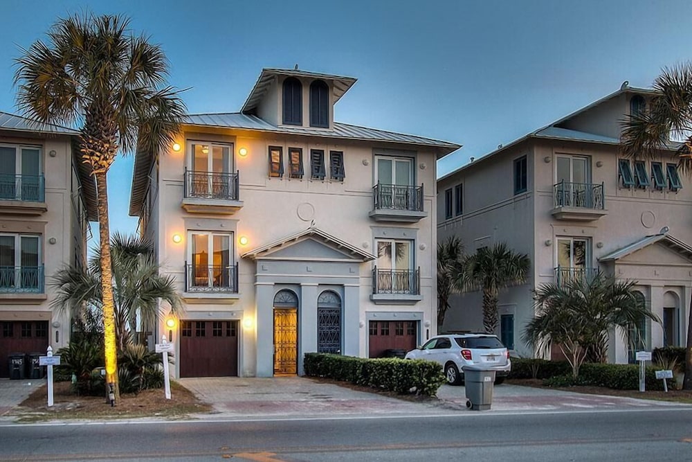 Bella Vizio 5 Bedroom Holiday Home by Five Star Properties — 4-Star Luxury Hotel in Miramar Beach, United States