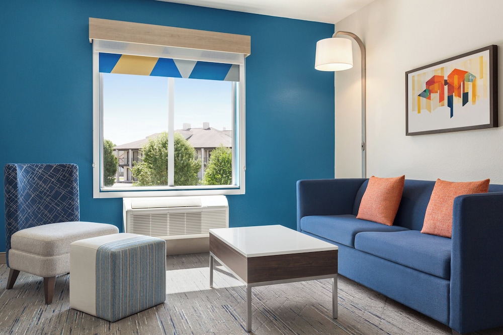 Holiday Inn Express & Suites Bessemer Birmingham SW by IHG - photo 15