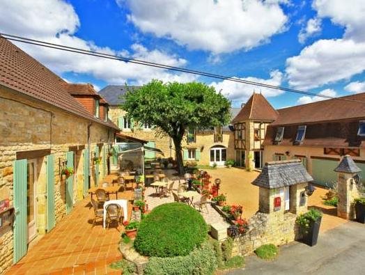 Hotel Coulier in Laval, France