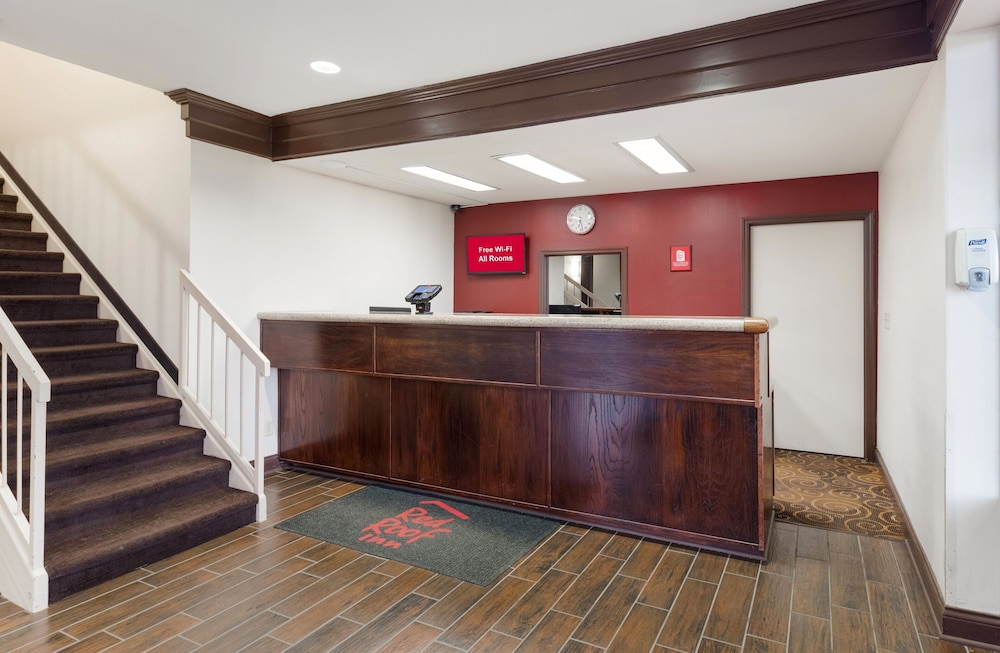 Red Roof Inn Fort Wayne - photo 4