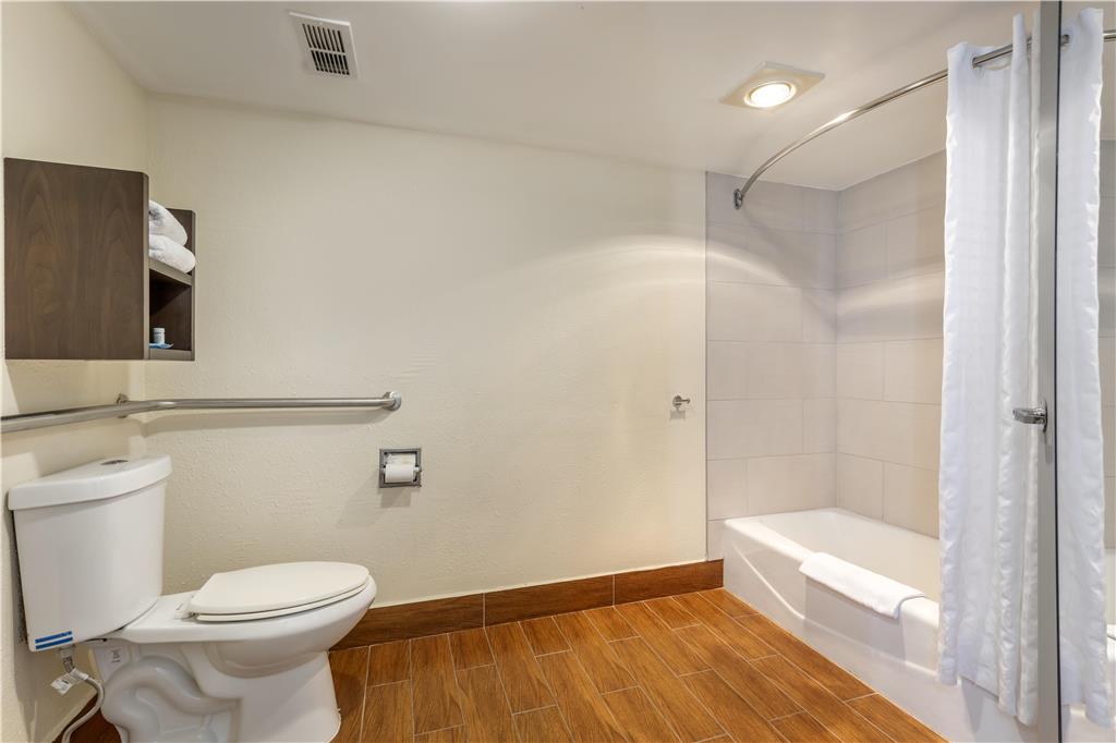 Best Western Salisbury Plaza - photo 43