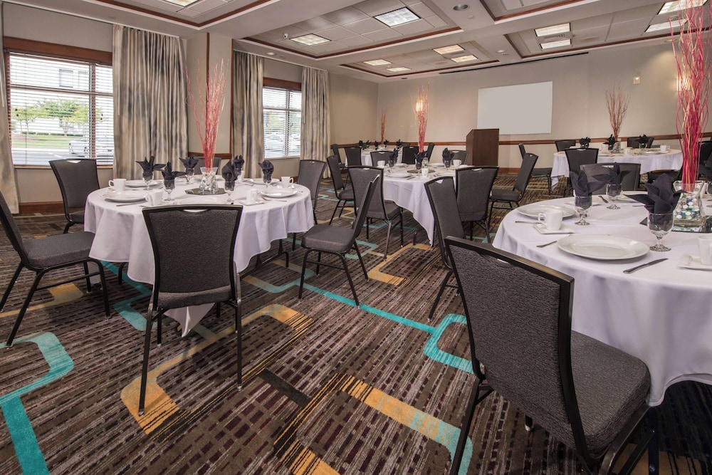 Residence Inn by Marriott Chesapeake Greenbrier - photo 51