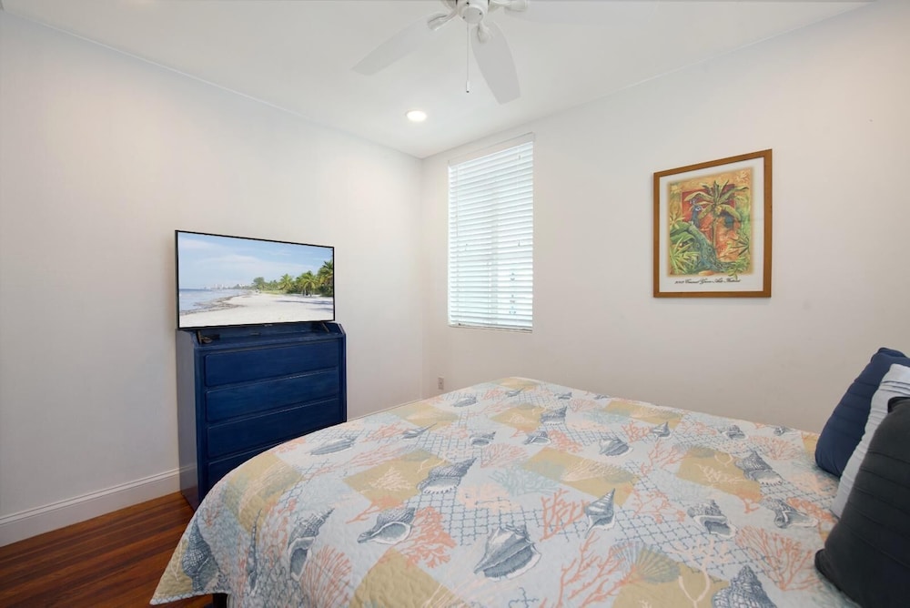 Blue Lizard by Sun Palace Vacations in Fort Myers Beach, United States