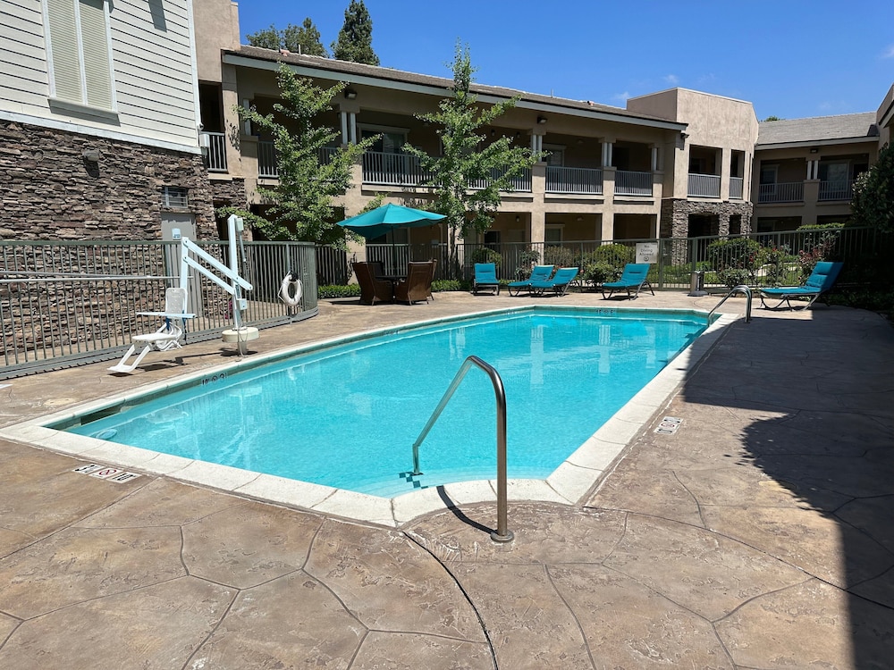 Holiday Inn Express Hotel & Suites San Dimas by IHG - photo 49
