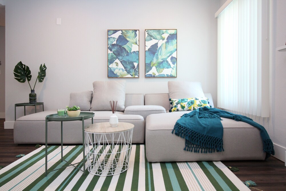 La Westwood Deluxe Suites - photo 18
