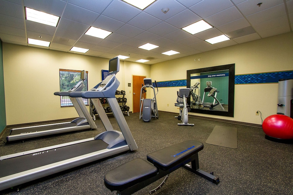 Hampton Inn Fayetteville - photo 40