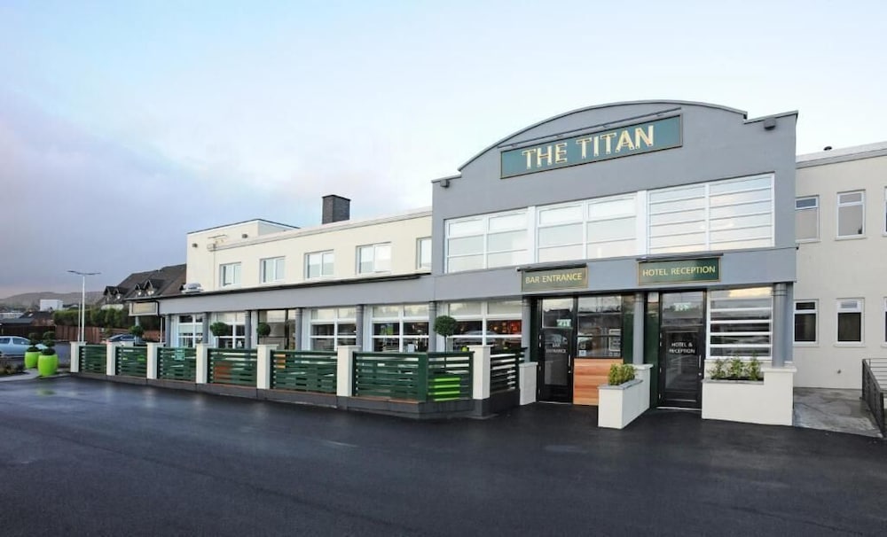 The Titan By Greene King Inns — hotel in Clydebank
