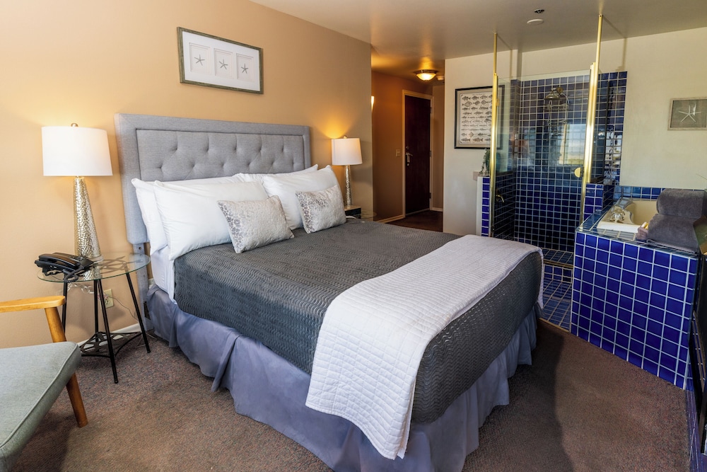 Seaside Oceanfront Inn - photo 87