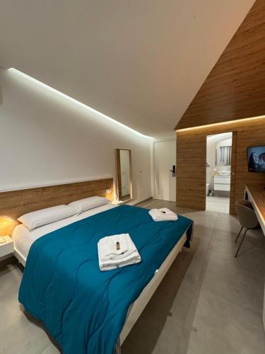 Space Tower Rooms — Naples — photo 4