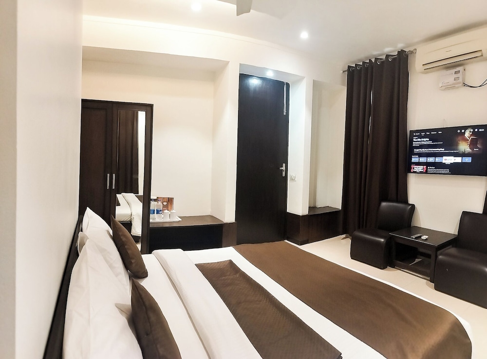 The Wind Cross Hotel in Kalka, India