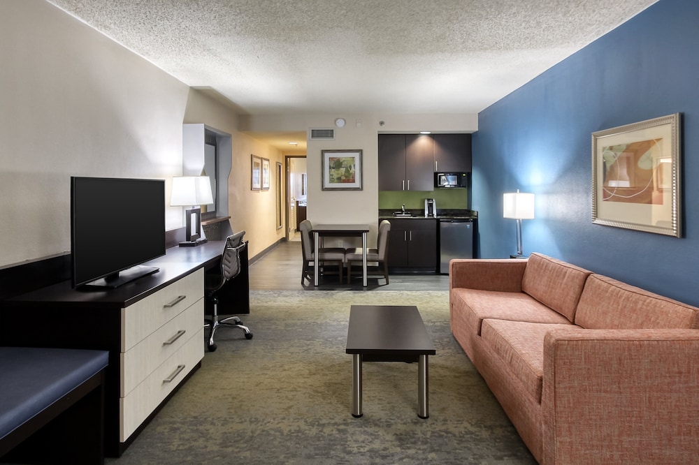 Holiday Inn Hotel & Suites Atlanta Airport North by IHG - photo 22