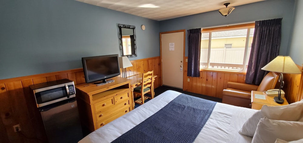 The Lake Motel - photo 20