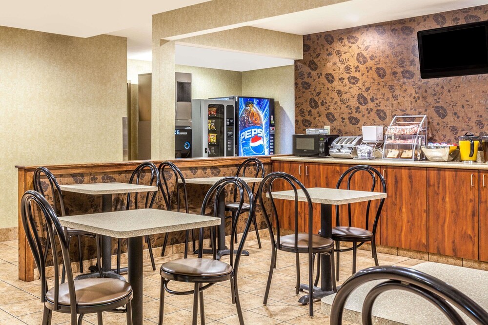 Super 8 by Wyndham Liverpool Clay Syracuse Area - photo 14