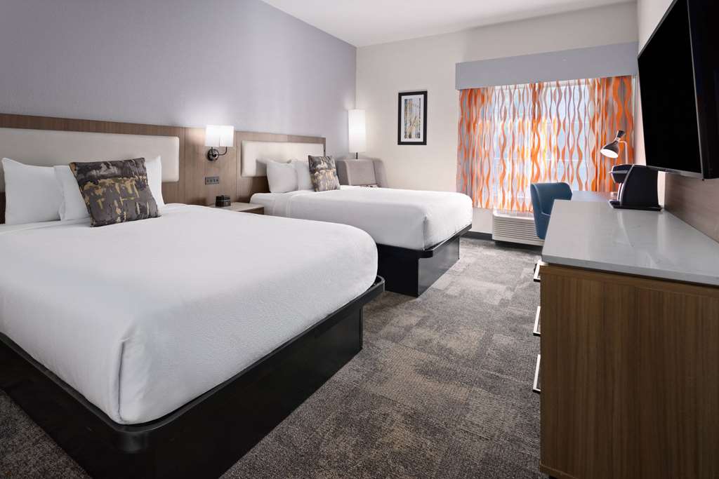La Quinta Inn & Suites by Wyndham Atlanta South Newnan - photo 22