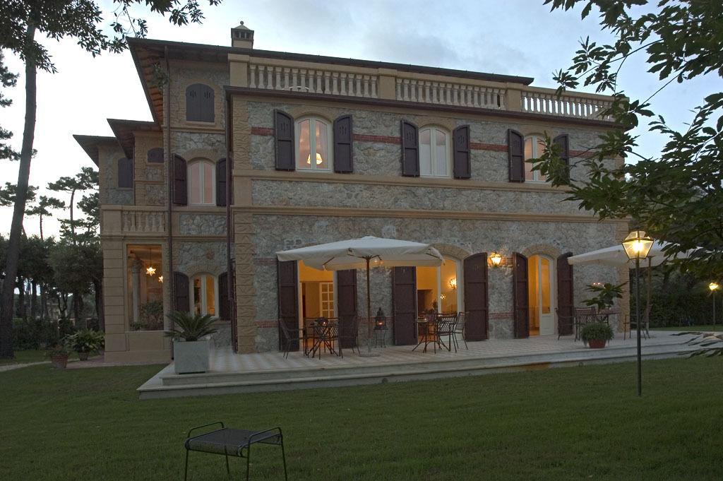 Villa Signori — 4-Star Luxury Hotel in Pietrasanta, Italy