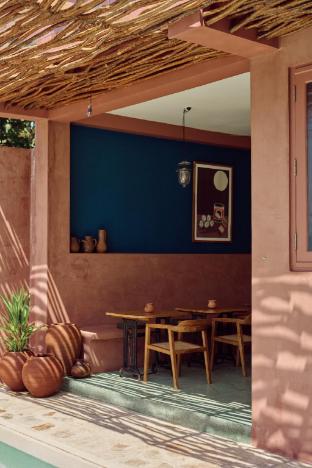 The Find Hotel in Unknown City, Sri Lanka