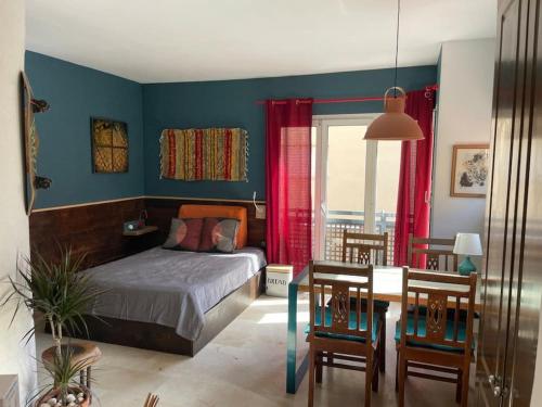 Chic & Practical Studio 5 Min To Center & Beach - carbon neutral hotel in Tarifa