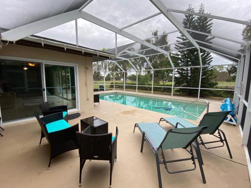 NEW Living The Dream Beach Golf Fishing Pool — 4-Star Luxury Hotel in Rotonda West, United States
