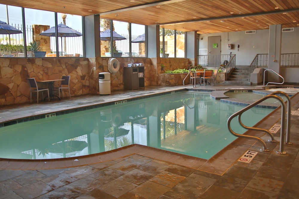 DoubleTree Suites by Hilton Hotel McAllen - photo 18