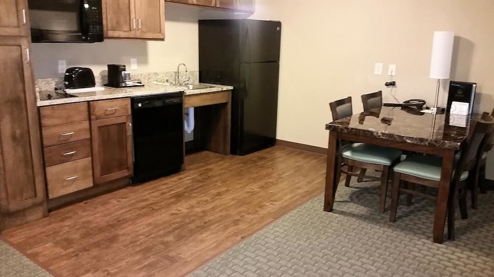 GrandStay Delano - photo 5