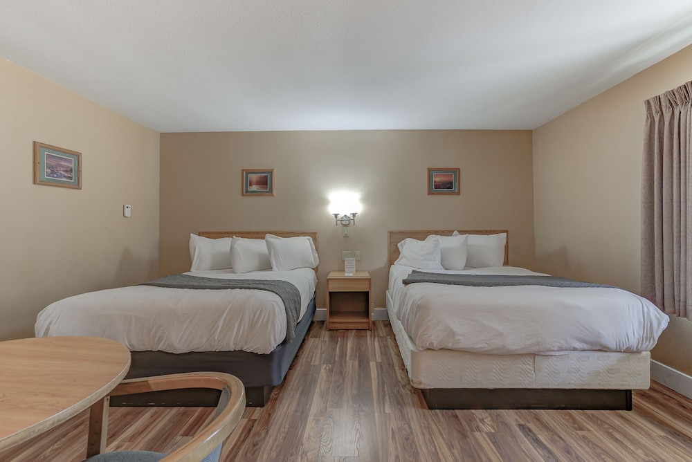 Shasta Pines Motel & Suites - photo 9