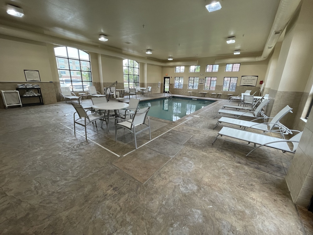 Staybridge Suites Lansing Okemos - photo 22