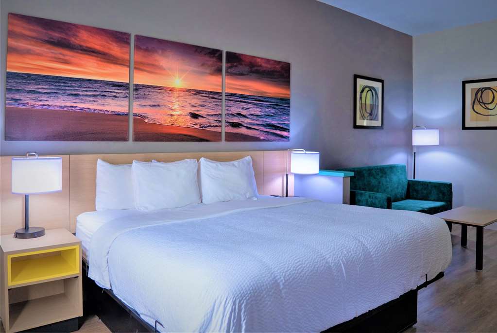 Days Inn & Suites by Wyndham Savannah North I 95 — hotel in Port Wentworth