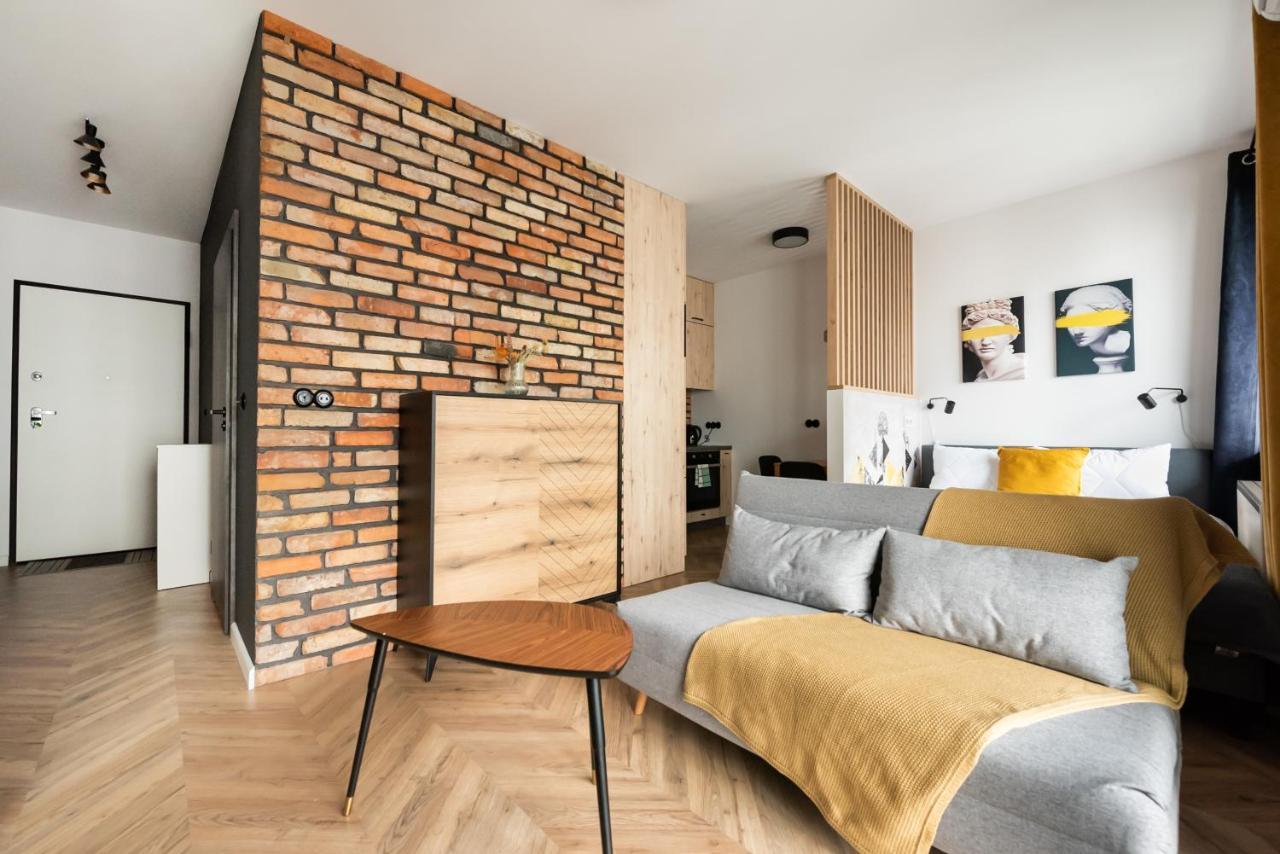 Woronicza 80 Modern Studio by BookingHost — 4-Star Luxury Hotel in Warsaw, Poland