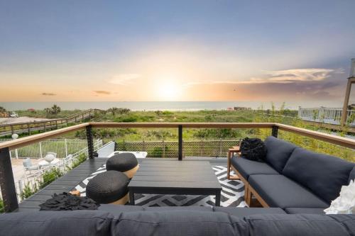 Seaside Rose Ocean Front Private Pool Ht Tub Slps 28 in Saint Augustine, United States