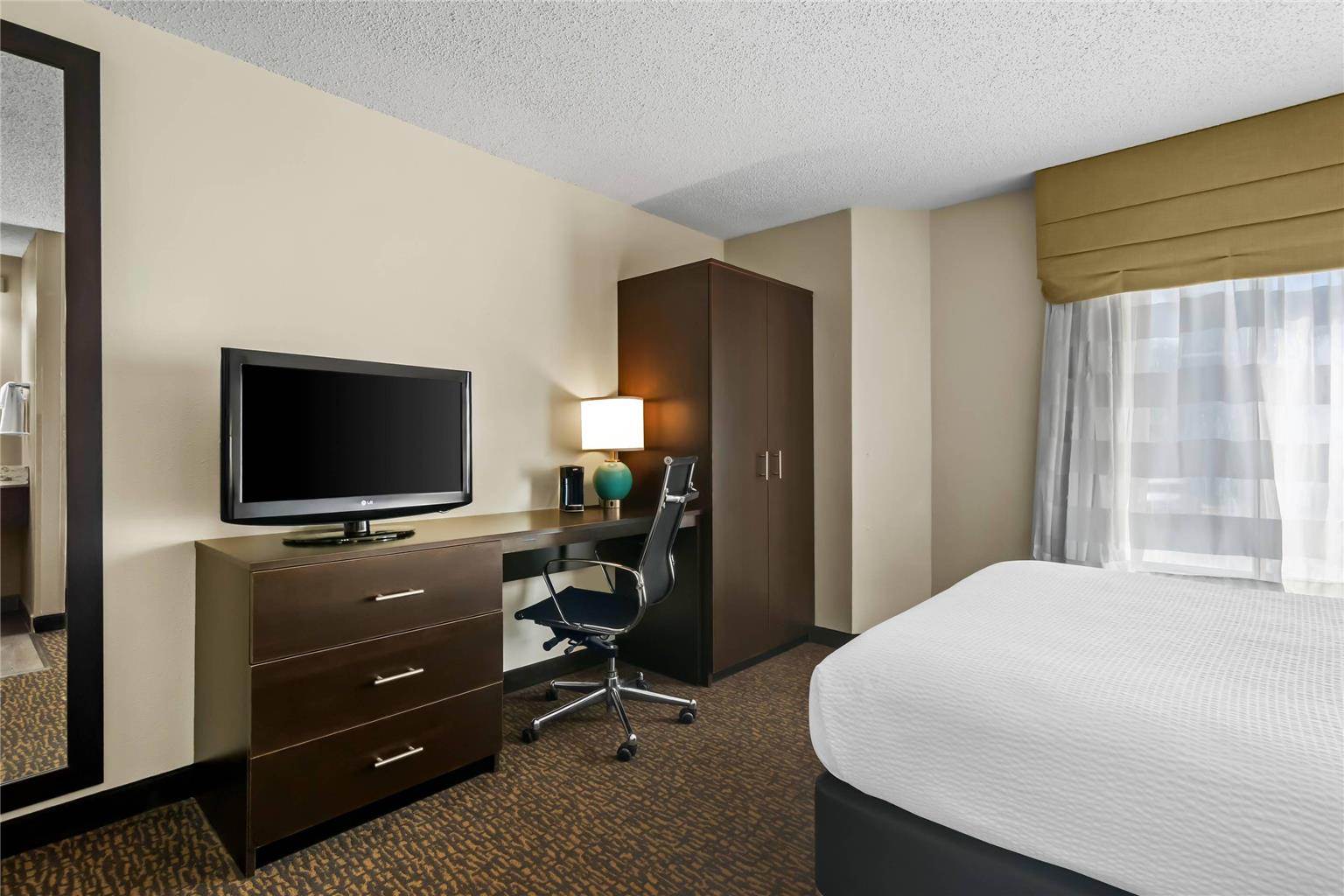 Sleep Inn Fayetteville North - photo 31