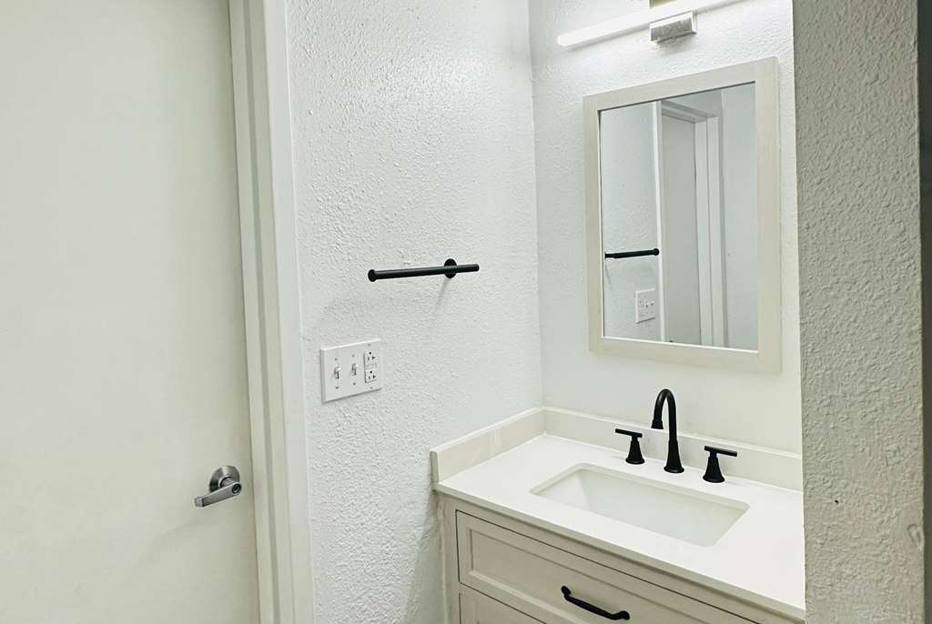 Baymont Inn and Suites by Wyndham Columbus Near OSU - photo 60