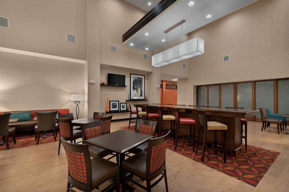 Hampton Inn & Suites Tampa Northwest Oldsmar - photo 3