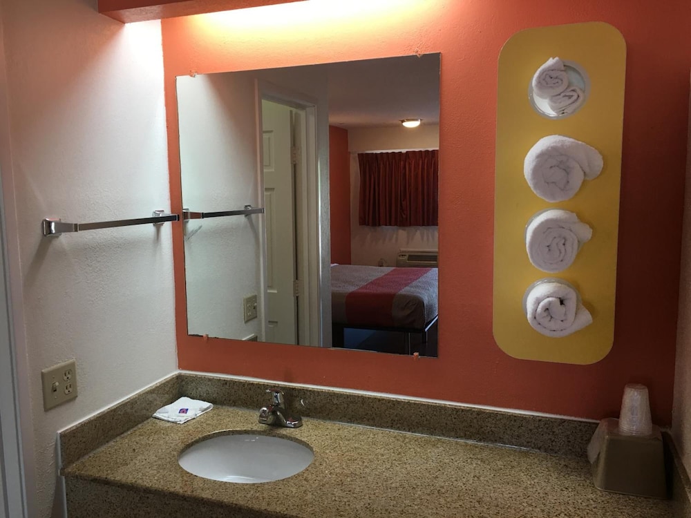 Motel 6 Richmond VA Midlothian Turnpike - photo 27