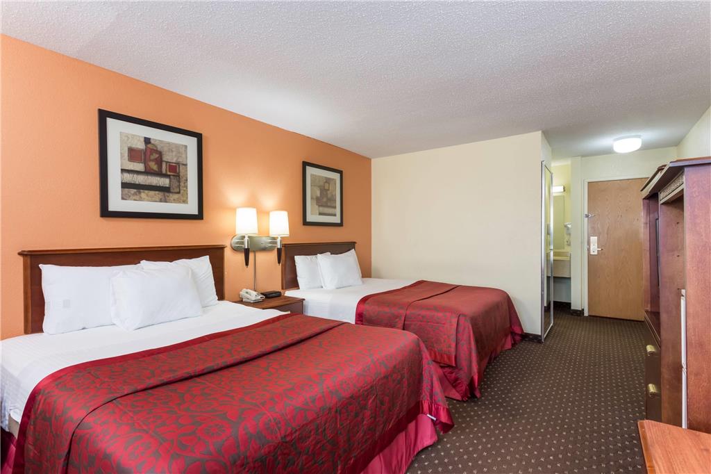 Days Inn & Suites by Wyndham Bloomington Normal IL - photo 11
