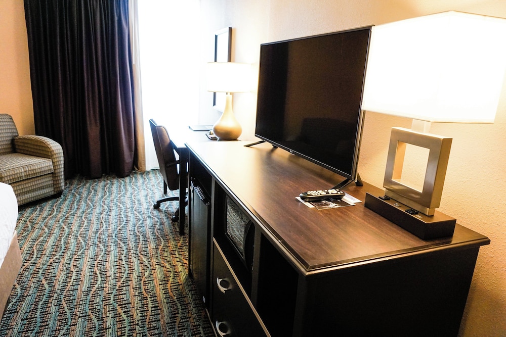 Boarders Inn & Suites by Cobblestone Hotels Grand Island - photo 15