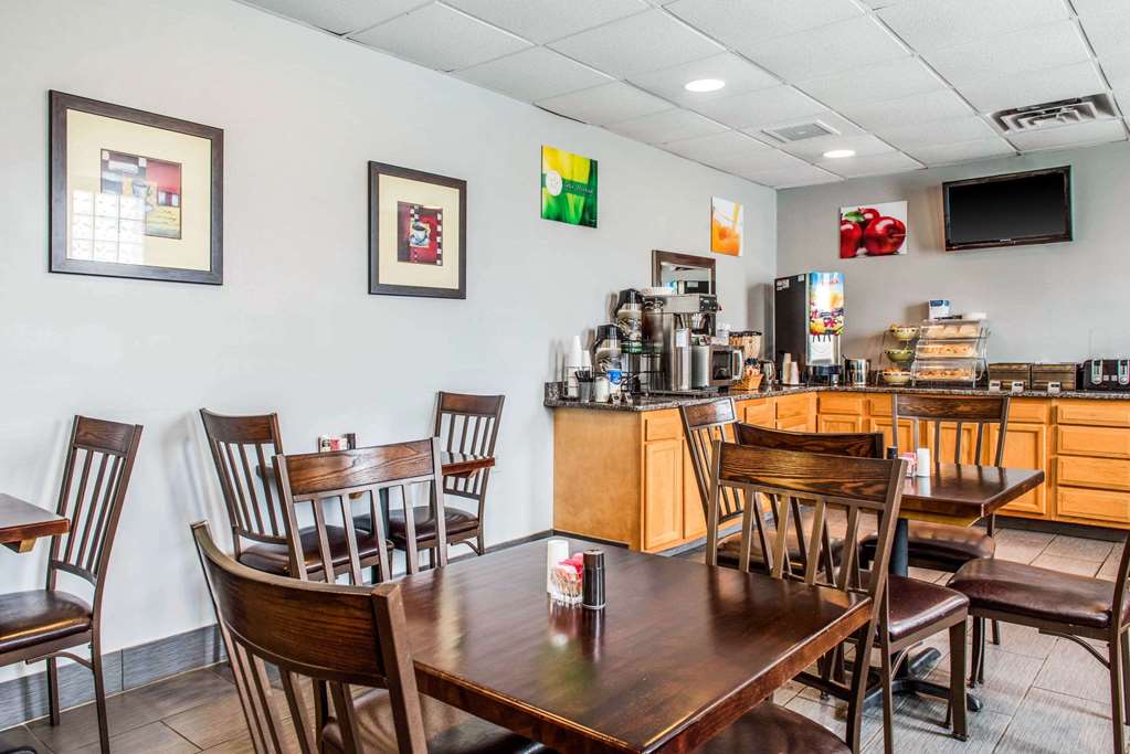 Quality Inn Austintown Youngstown West - photo 35
