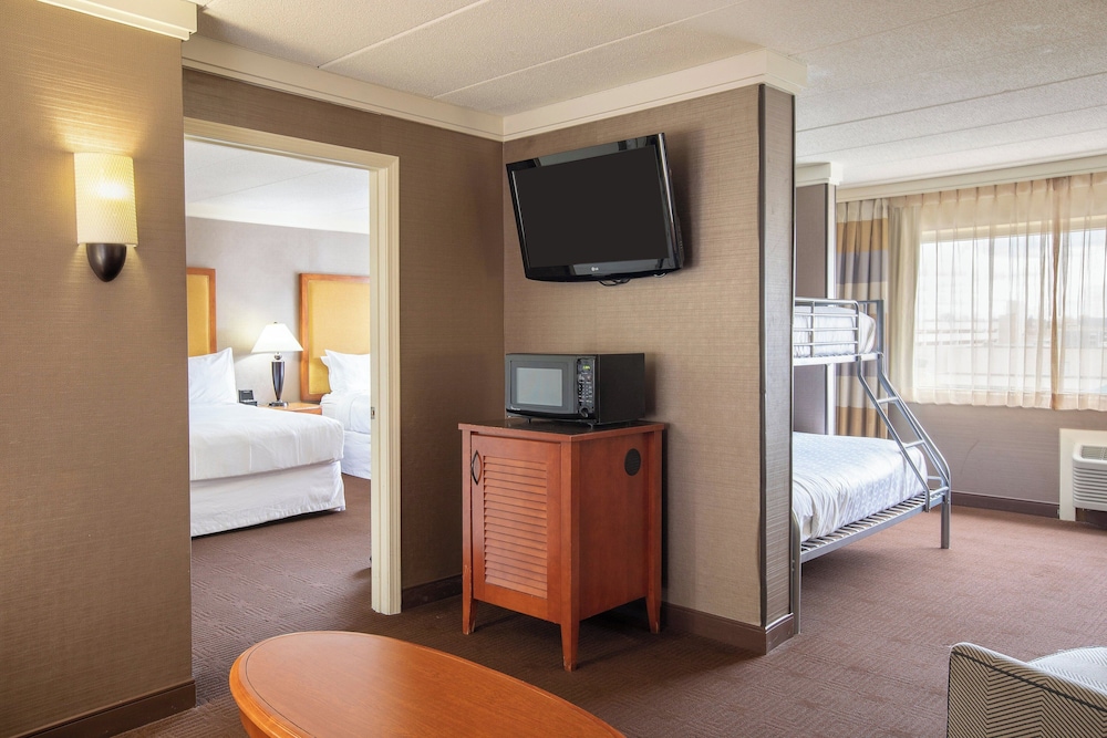 Sheraton Niagara Falls - photo 11