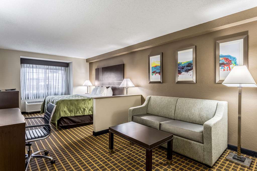 Quality Inn & Suites El Paso I 10 - photo 26