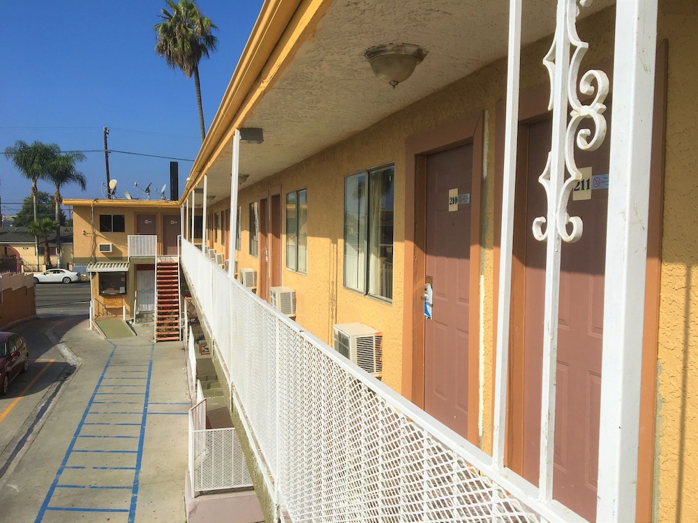 4 Star Motel - photo 15