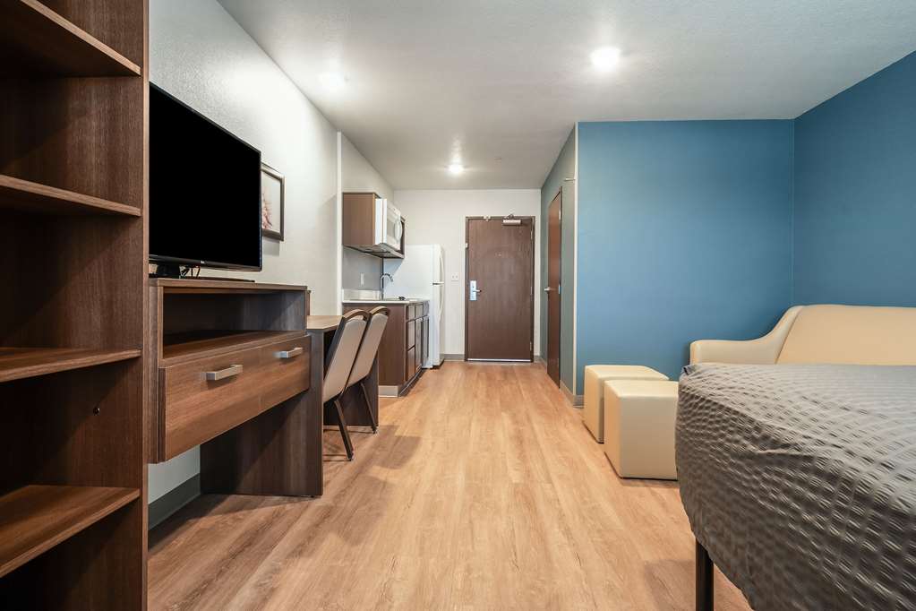 WoodSpring Suites Naples West - photo 14
