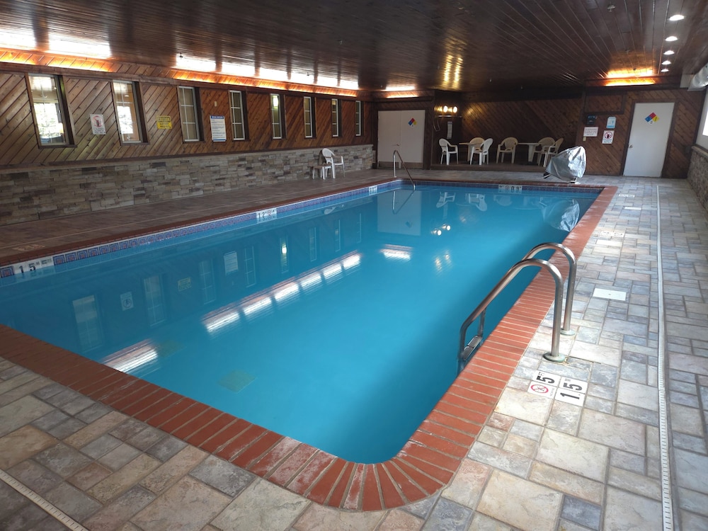 MainStay Suites LeClaire Quad Cities - photo 17