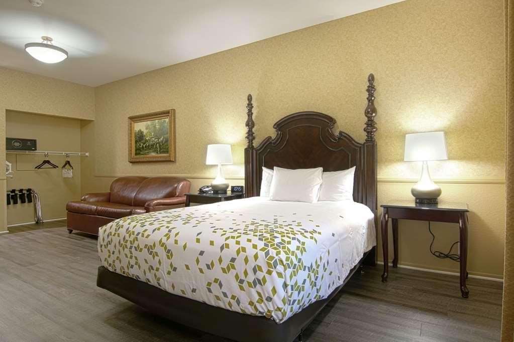 Azure Hotel & Suites Trademark Collection by Wyndham - photo 19