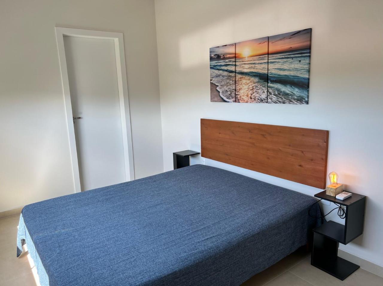 Encanto de Apartamento Novo a 290 Metros Da Praia Do Canto Grande