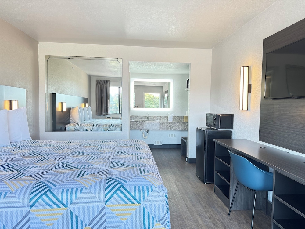 Masters Inn Tucker - photo 21