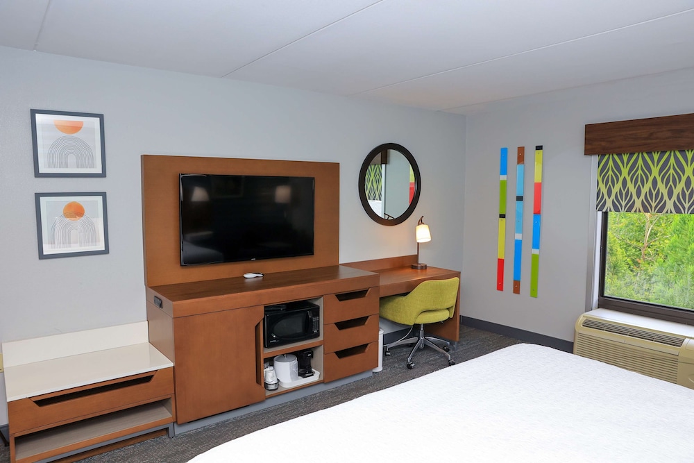Hampton Inn Atlanta Canton - photo 5