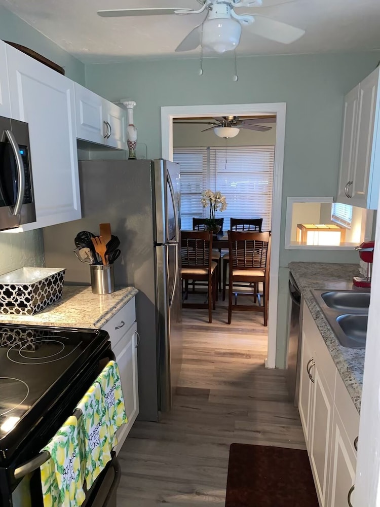 Banana Beach Retreat — Lake Worth