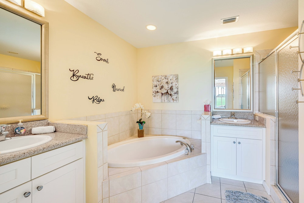 Naples Resort Condo on 2 Championship Golf Courses - photo 18