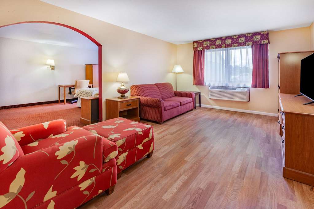 Baymont by Wyndham Perrysburg Toledo - photo 18